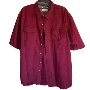 Wrangler Men's Short Sleeve Button-Down Shirt Burgundy Wine